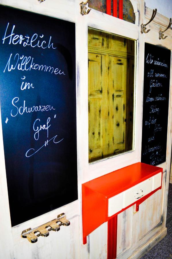 Gasthaus-Pension Schwarzer Graf วินดิชการ์สเทิน ภายนอก รูปภาพ