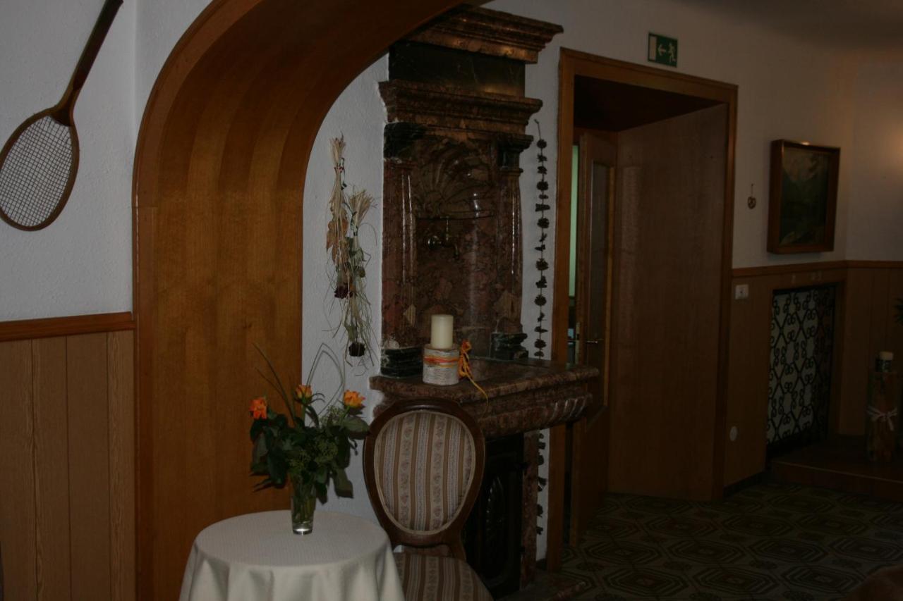 Gasthaus-Pension Schwarzer Graf วินดิชการ์สเทิน ภายนอก รูปภาพ