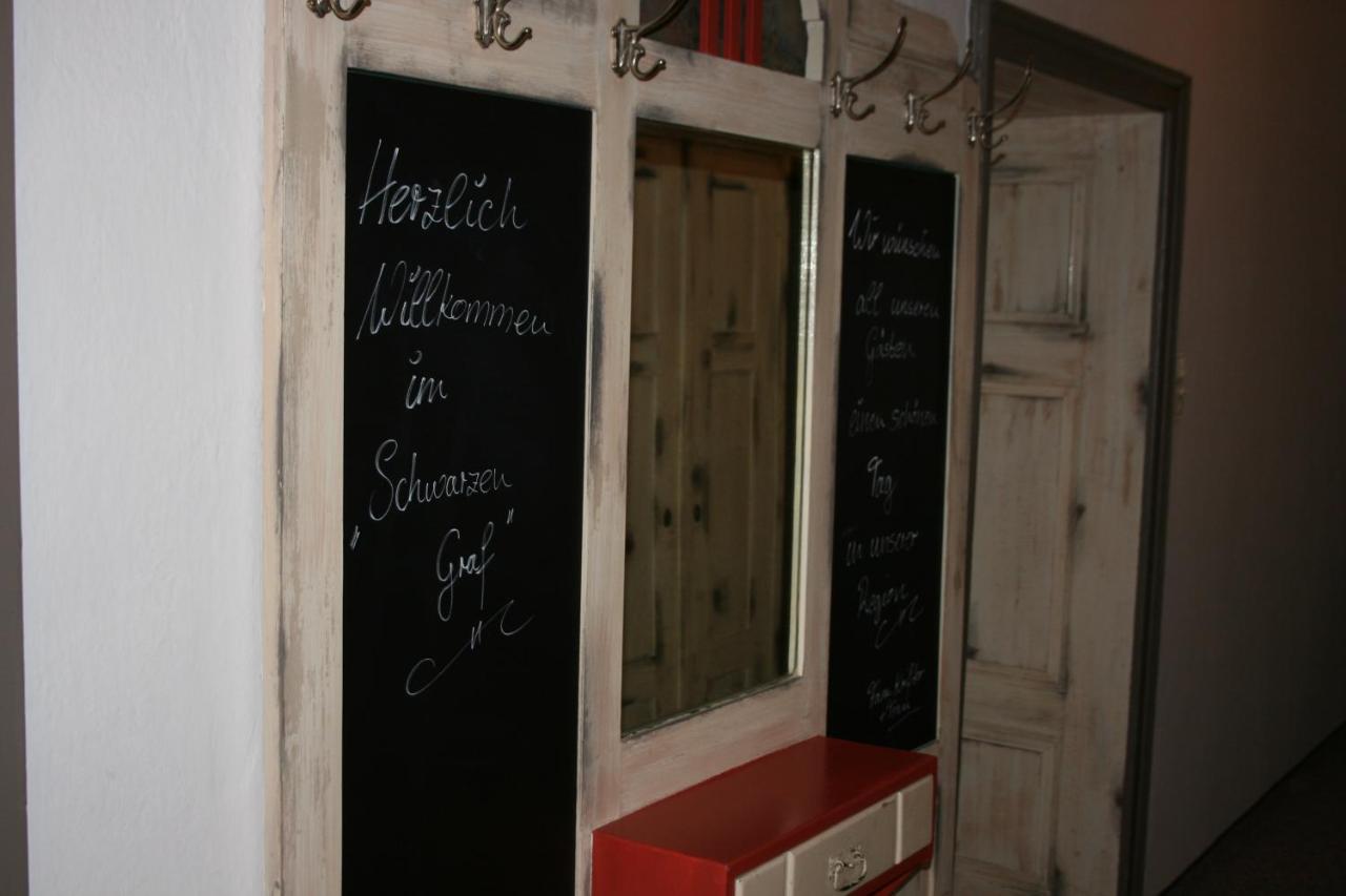 Gasthaus-Pension Schwarzer Graf วินดิชการ์สเทิน ภายนอก รูปภาพ